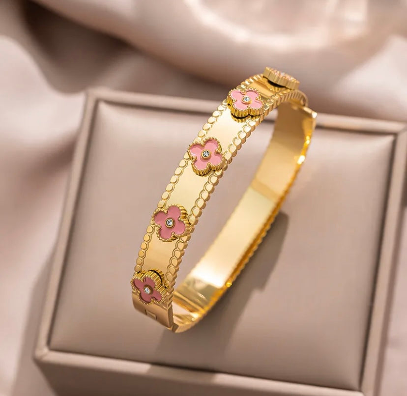 Pink & gold clover bangle