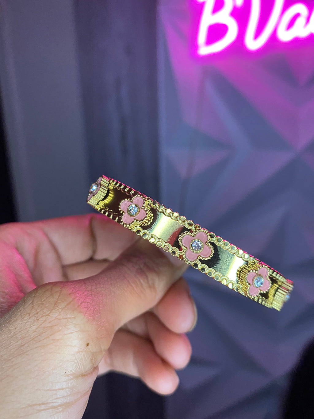 Pink & gold clover bangle