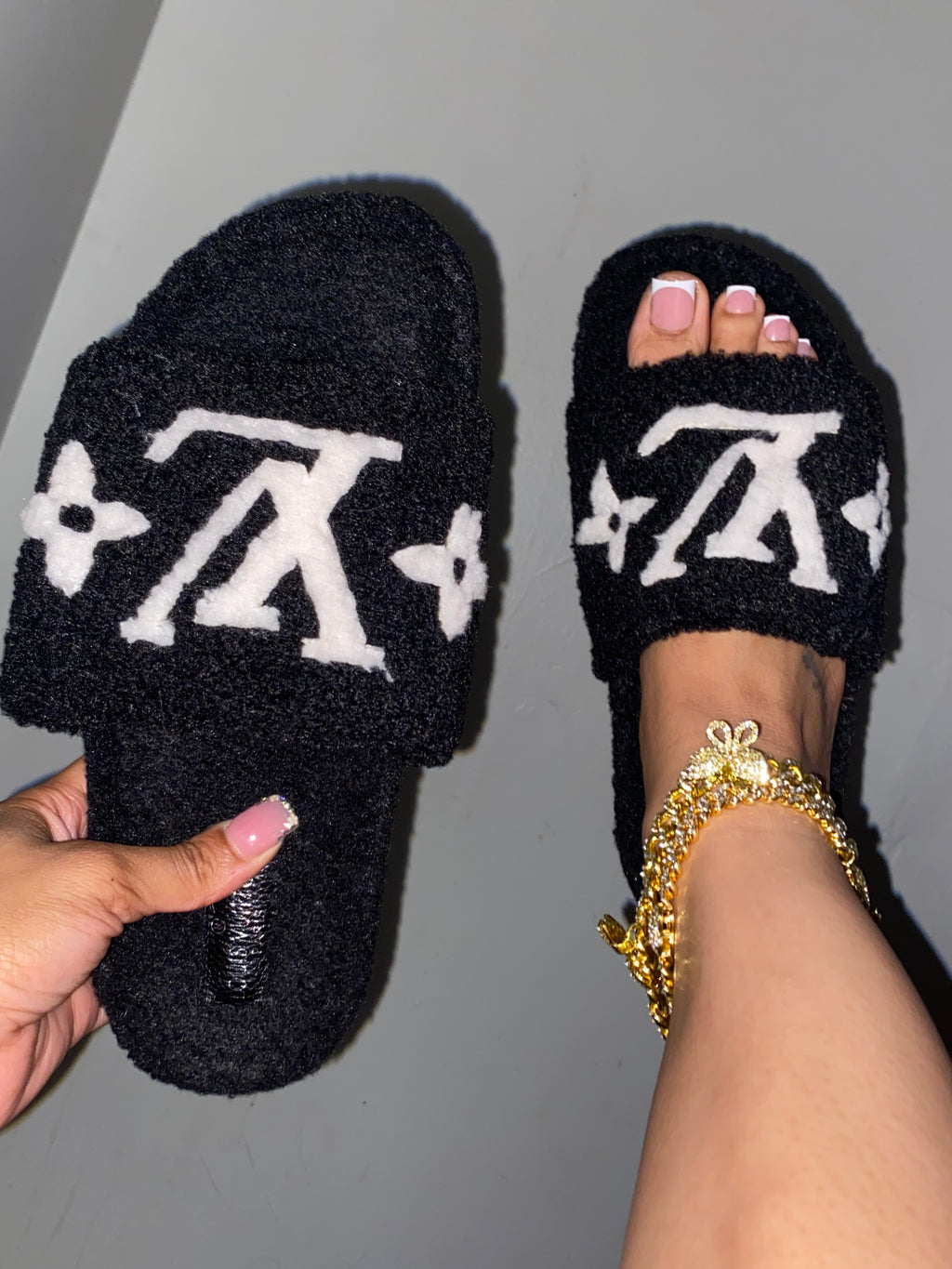 LV Luxury Black Plush Slides
