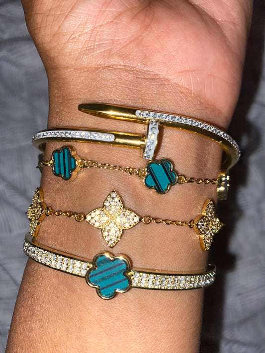 Green clover stack