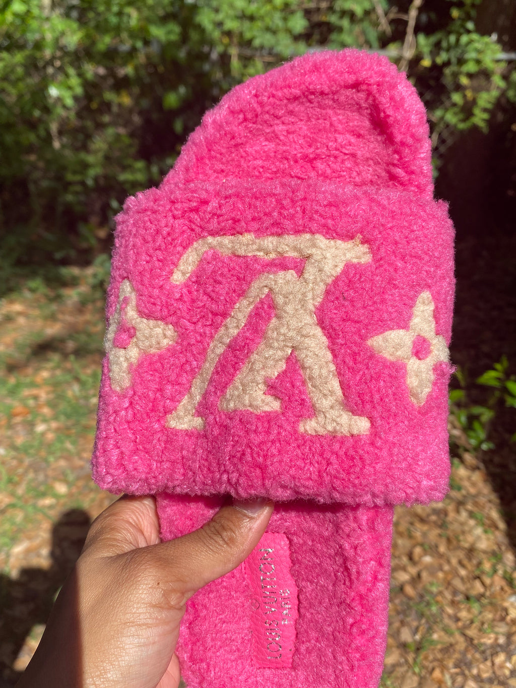 LV soft life pink plush slides